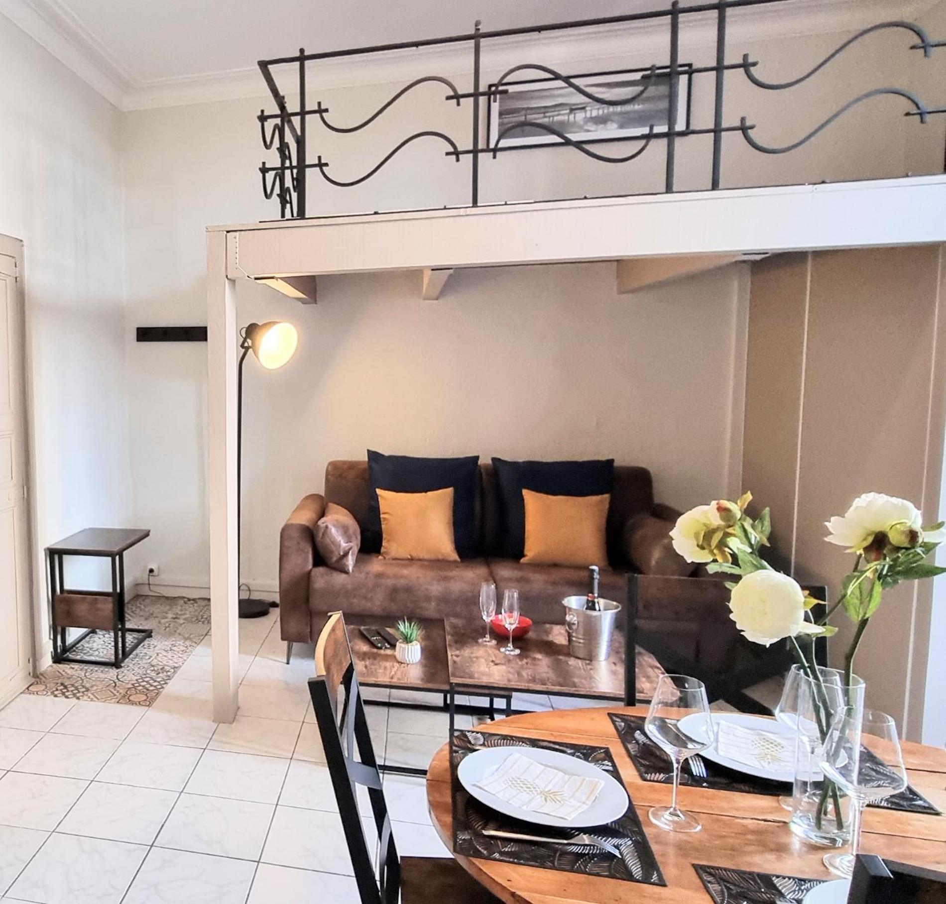 Le Montmorency 35 Authentique Centre Historique Climatisation 塞特港 外观 照片